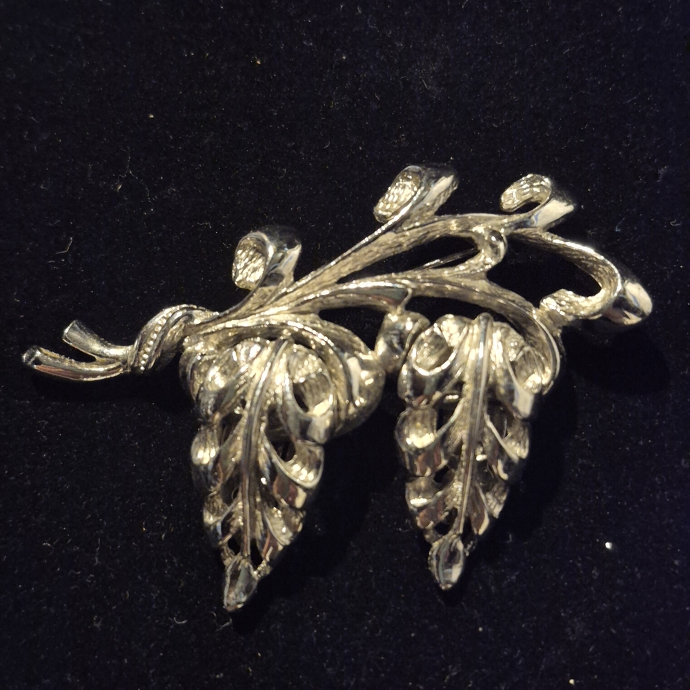 Elegant Silver Leaf Brooch